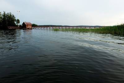 Роспотребнадзор запретил купаться во всех реках и озерах Свердловской области
