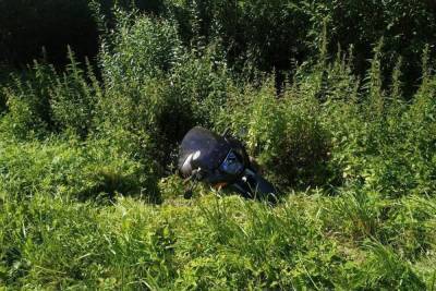 Взрослый мотоциклист вылетел в кювет в Тверской области