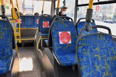 Ролики с правилами этикета начнут показывать в столичном транспорте
