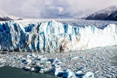 В Арктике создадут флотилию "плавучих бензоколонок"