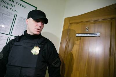 В Екатеринбурге вынесли приговор мужчине, избившему жену из-за масла на самоизоляции