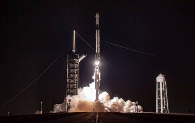 SpaceX запустила на орбиту новую партию интернет-спутников