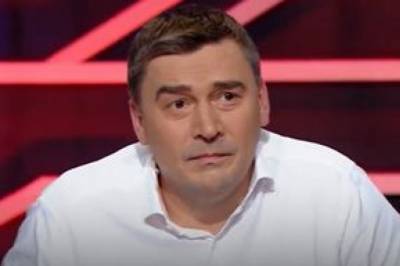 Добродомов: Зеленский продолжает практику Порошенко и закрывает каналы для своего рейтинга