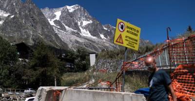 Эвакуация туристов в Италии: в северной долине может обрушиться ледник