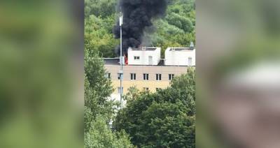 Здание ГИБДД загорелось на западе Москвы