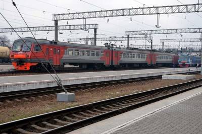 В Краснодаре под колесами поезда погиб пожилой мужчина