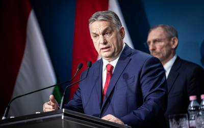 Орбан хочет запретить въезд иммигрантов в Венгрию из-за "биологической угрозы"