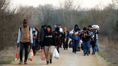«Представляют биологическую угрозу» — премьер Венгрии намерен блокировать поток мигрантов