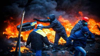 Гимна мало, надо ещё шины сжигать — новые инициативы украинских «патриотов»