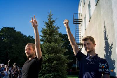Звукорежиссеров Галанова и Соколовского наказали десятью сутками ареста за песню Цоя в Киевском сквере