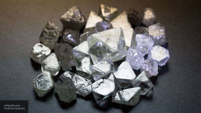 Огромный цветной алмаз весом почти в 47 граммов добыли в России