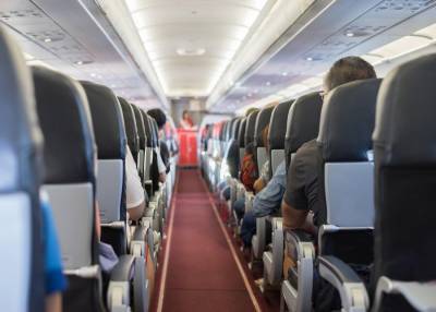 В Испании самолет вынужденно сел из-за отказа пассажира надеть маску