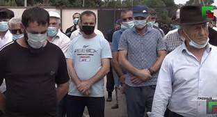 Пользователи соцсети раскритиковали пресс-секретаря Кадырова за оправдание публичных унижений