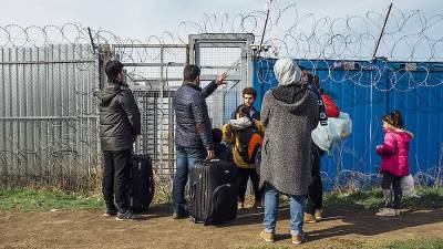 Премьер-министр Венгрии сравнил мигрантов с биологическим оружием