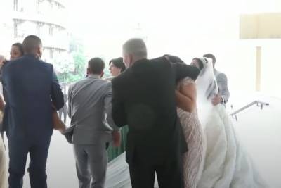 Момент мощного взрыва в Бейруте попал на свадебное видео