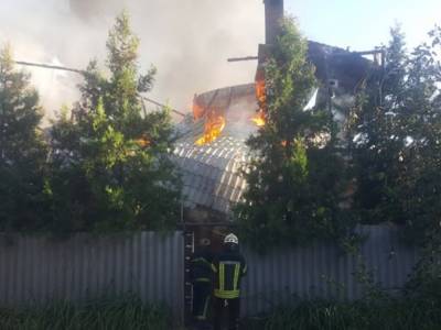 В Харькове всю ночь тушили пожар в швейном цеху