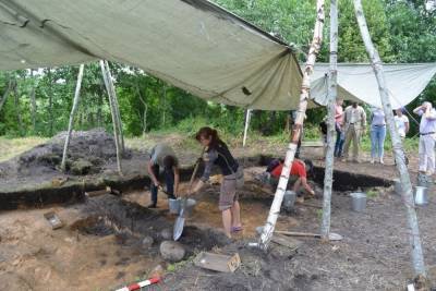На поселении викингов псковские археологи откопали жилую постройку с баней
