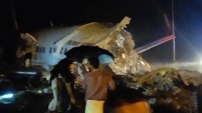 Пилот погиб, самолет развалился на две части: подробности ЧП с самолетом в Индии