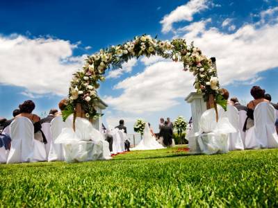 Свадьба на Буковине: коронавирус выявили у 20% гостей банкета