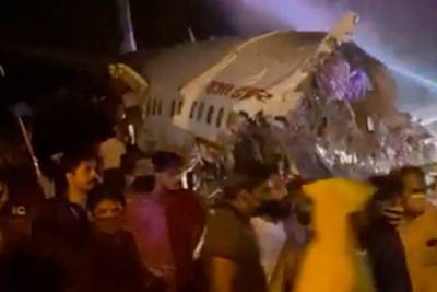 Число жертв авиакатастрофы в Индии выросло