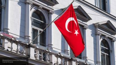 Тысячи российских туристов могут остаться запертыми в Турции из-за COVID-19