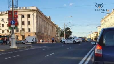 Сигналят и включают песню Цоя: в Минске водители устроили акцию в поддержку двух задержанных диджеев