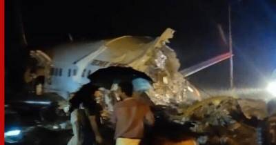 Число жертв крушения самолета в Индии возросло до 14