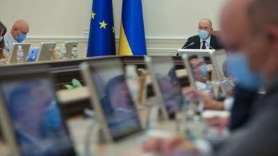 Украинское правительство переходит на чрезвычайный режим работы из-за COVID-19