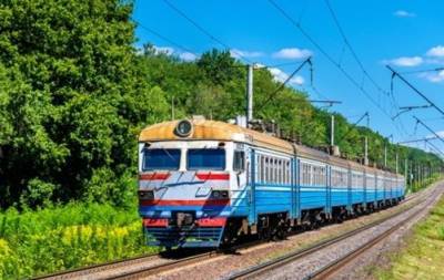 В Украине возобновляется курсирование еще 14 пригородных поездов