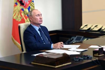 Владимир Путин поздравил россиян с Днём физкультурника