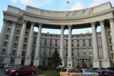 Украина: внутреннее расширение Минского процесса