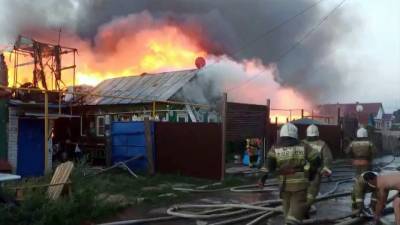 В Самаре тушат крупный пожар в центре города