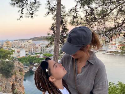 Трогательные кадры: Тина Кароль отдыхает с дочерью в Турции