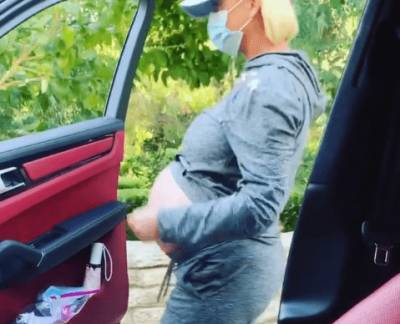 Орландо Блум снял на видео танец беременной Кэти Перри рядом с едущей машиной