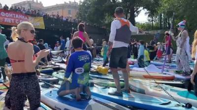 В Петербурге стартовал красочный фестиваль SUP-сёрфинга