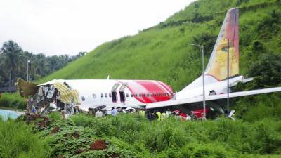 На юге Индии разбился пассажирский самолёт - ru.euronews.com - Россия - США - Индия - Кожикод