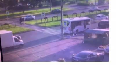 В Красносельском районе машина сбила человека на пешеходном переходе