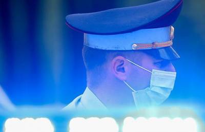 Пьяный мужчина напал на полицейского в центре Москвы