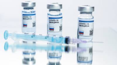 Запад недоволен лидерством России в "гонке вакцин"