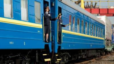 Укрзализныця возобновила остановку поездов в Тернополе и Луцке