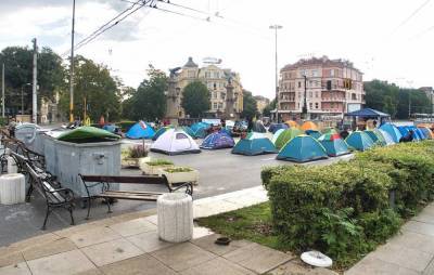 Беспорядки в Болгарии не прекращаются месяц — мэр столицы просит снять баррикады