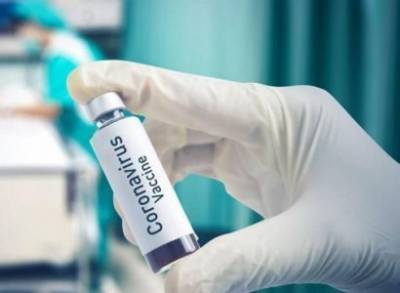 Разработчики казахстанской вакцины против коронавируса испытали ее на себе