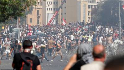 Тысячи жителей Бейрута вышли на улицы с требованием наказать правительство
