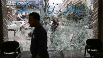 Почти 60 человек пострадали при беспорядках в Бейруте