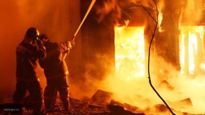Волжские пожарные ликвидировали открытое горение в цехе