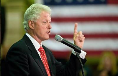Билла Клинтона заметили на скандальном острове Эпштейна