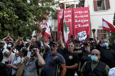 В разрушенном Бейруте вспыхнули массовые беспорядки