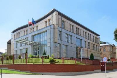 Польское консульство во Львове приостанавливает работу из-за эпидситуации в области