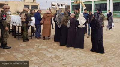 Военные РФ доставили гуманитарную помощь в 30 населенных пунктов Сирии