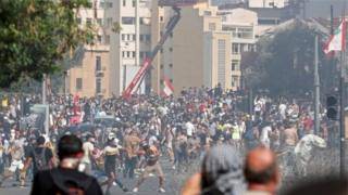 Протесты из-за взрыва в Бейруте: демонстранты ворвались в МИД Ливана
